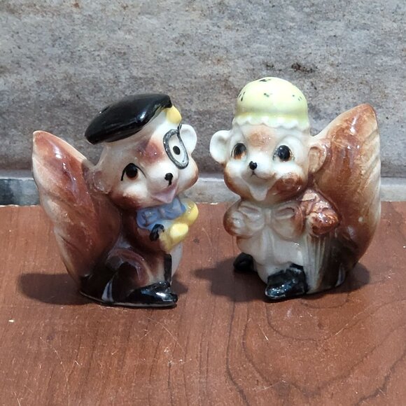 Professor and Mrs Squirrel Vintage Salt & Pepper Shakers - Picture 1 of 11